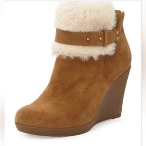 UGG Waterproof Suede/Sheepskin Wedge Ankle Boots Size 9.5.
